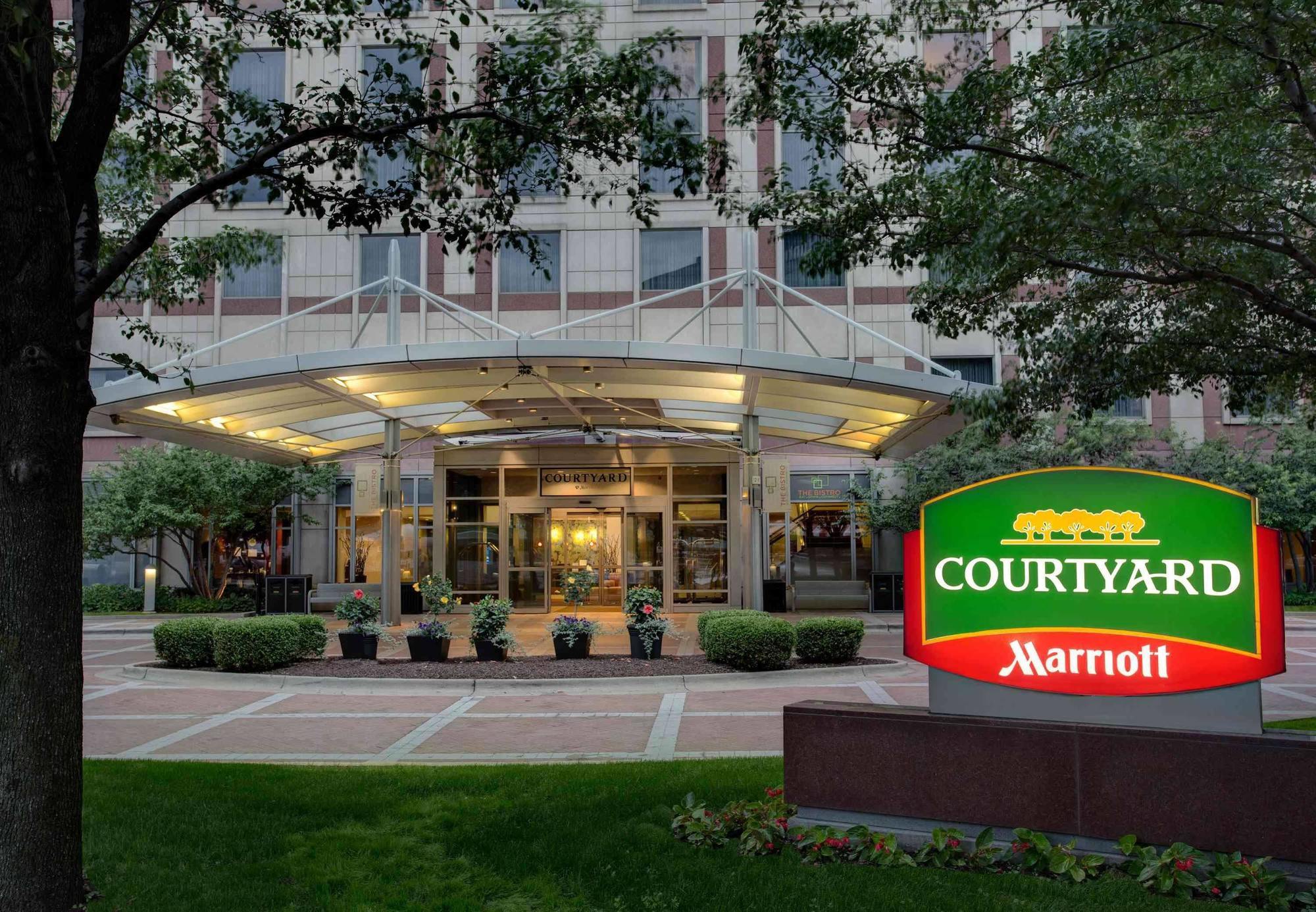 Courtyard Grand Rapids Downtown Hotel Exterior foto